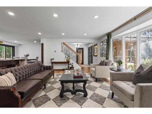 20 Bay View Drive Sw, Calgary, AB - Indoor Photo Showing Living Room