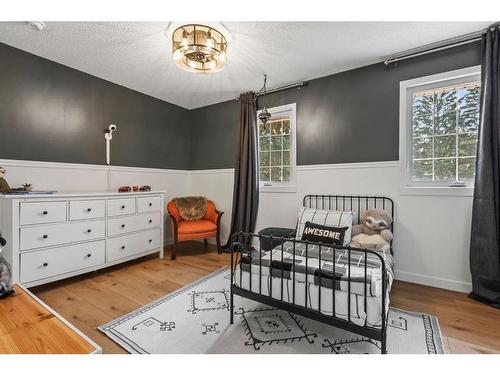 20 Bay View Drive Sw, Calgary, AB - Indoor Photo Showing Bedroom