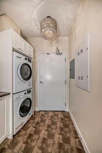 1412-3820 Brentwood Road Nw, Calgary, AB - Indoor Photo Showing Laundry Room