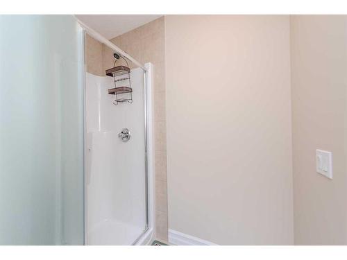 152 Aspenmere Way, Chestermere, AB - Indoor Photo Showing Bathroom