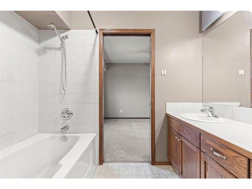 534 Country Meadows Way Nw, Diamond Valley, AB - Indoor Photo Showing Bathroom