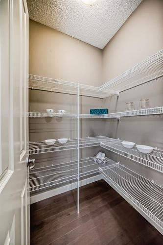 55 Evansview Park Nw, Calgary, AB - Indoor With Storage