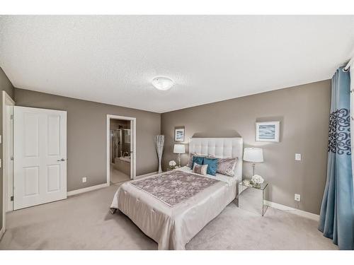 55 Evansview Park Nw, Calgary, AB - Indoor Photo Showing Bedroom