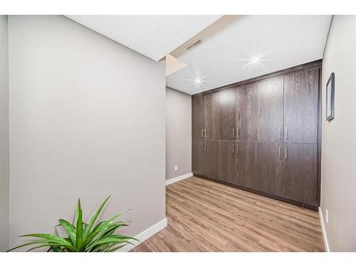 55 Evansview Park Nw, Calgary, AB - Indoor Photo Showing Other Room