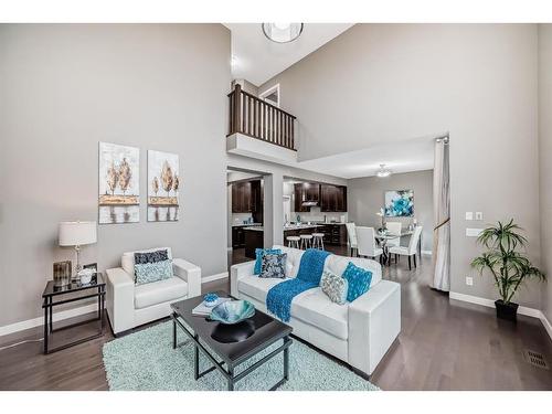 55 Evansview Park Nw, Calgary, AB - Indoor Photo Showing Living Room