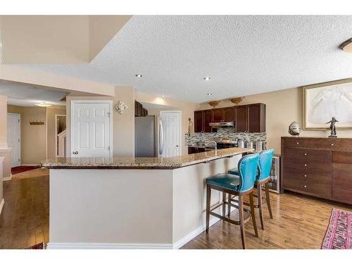 470 Millrise Square Sw, Calgary, AB - Indoor Photo Showing Kitchen