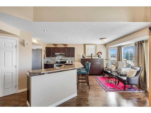 470 Millrise Square Sw, Calgary, AB - Indoor Photo Showing Kitchen