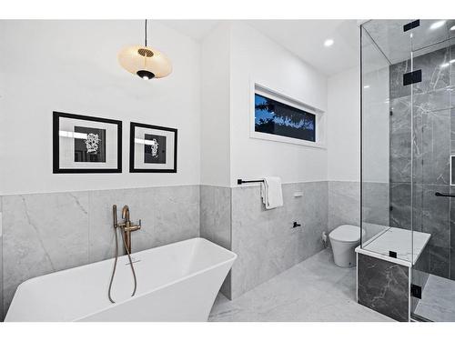 2911 4 Avenue Nw, Calgary, AB - Indoor Photo Showing Bathroom