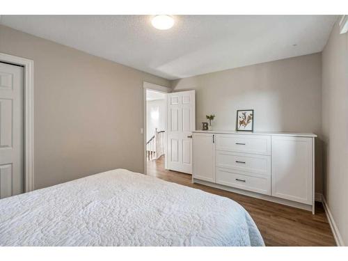 359 Mountain Park Drive Se, Calgary, AB - Indoor Photo Showing Bedroom