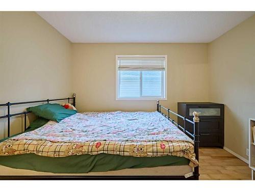 115 Douglas Glen Close Se, Calgary, AB - Indoor Photo Showing Bedroom