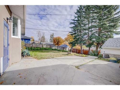 48 Thornlee Crescent Nw, Calgary, AB - Outdoor