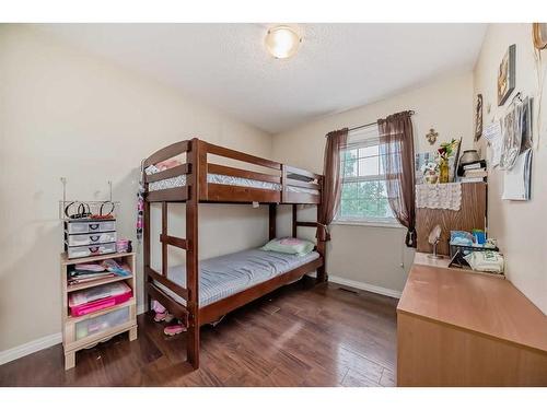 1104-1001 8 Street Nw, Airdrie, AB - Indoor Photo Showing Bedroom