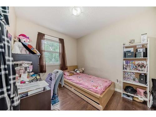 1104-1001 8 Street Nw, Airdrie, AB - Indoor Photo Showing Bedroom