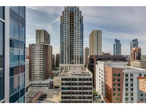 1601-920 5 Avenue Sw, Calgary, AB - Outdoor With Facade