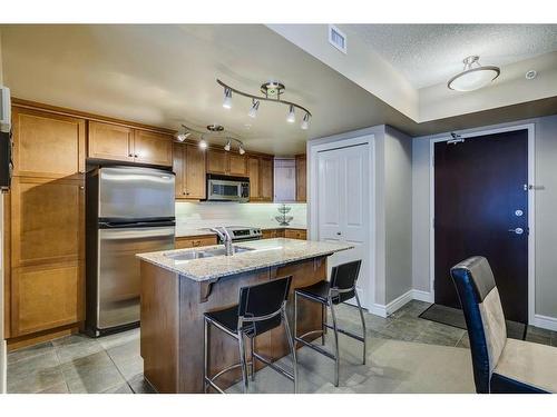 1601-920 5 Avenue Sw, Calgary, AB - Indoor Photo Showing Kitchen