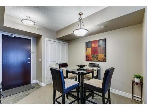 1601-920 5 Avenue Sw, Calgary, AB - Indoor Photo Showing Dining Room