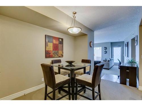 1601-920 5 Avenue Sw, Calgary, AB - Indoor Photo Showing Dining Room