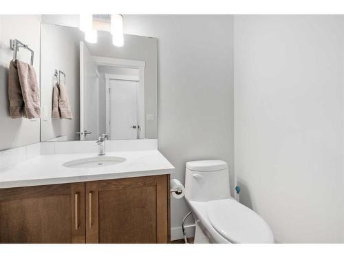 1328 Lackner Boulevard, Carstairs, AB - Indoor Photo Showing Bathroom