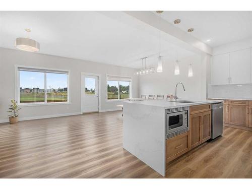 1328 Lackner Boulevard, Carstairs, AB - Indoor Photo Showing Kitchen