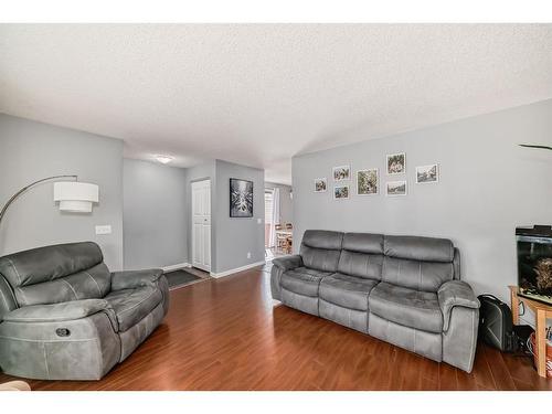 8005 Ranchview Drive Nw, Calgary, AB - Indoor Photo Showing Living Room