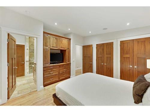 831 Millar Road Ne, Calgary, AB - Indoor Photo Showing Bedroom