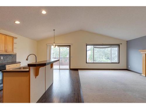 32 Covehaven Terrace Ne, Calgary, AB - Indoor Photo Showing Kitchen With Double Sink