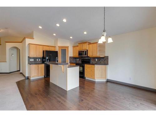 32 Covehaven Terrace Ne, Calgary, AB - Indoor Photo Showing Kitchen