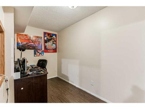 1240 Everridge Drive Sw, Calgary, AB - Indoor Photo Showing Other Room