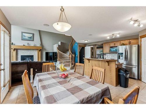 1240 Everridge Drive Sw, Calgary, AB - Indoor Photo Showing Dining Room