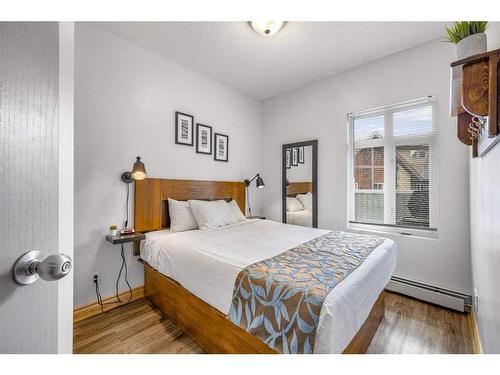 316-1151 Sidney Street, Canmore, AB - Indoor Photo Showing Bedroom