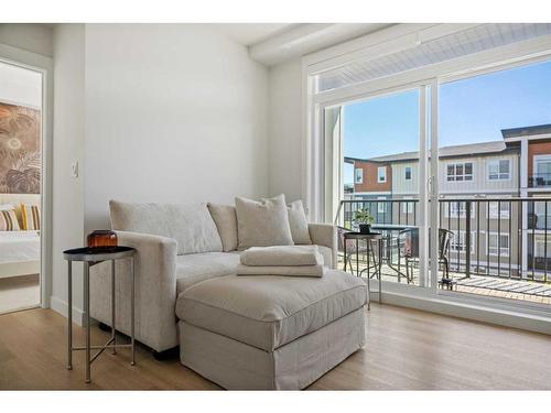 316-20 Walgrove Walk Se, Calgary, AB - Indoor Photo Showing Living Room