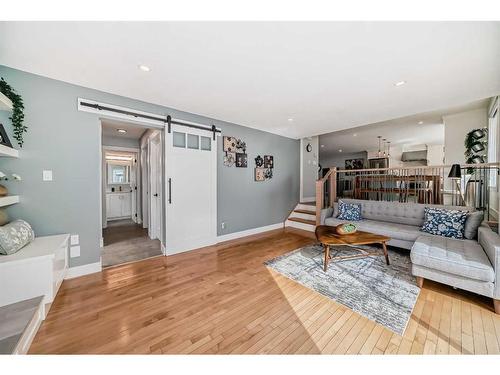 228 Parkwood Place Se, Calgary, AB - Indoor Photo Showing Living Room