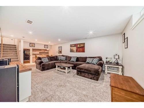 228 Parkwood Place Se, Calgary, AB - Indoor