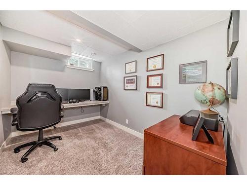 228 Parkwood Place Se, Calgary, AB - Indoor Photo Showing Office