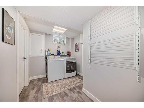 228 Parkwood Place Se, Calgary, AB - Indoor Photo Showing Laundry Room