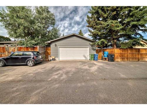 228 Parkwood Place Se, Calgary, AB - Outdoor