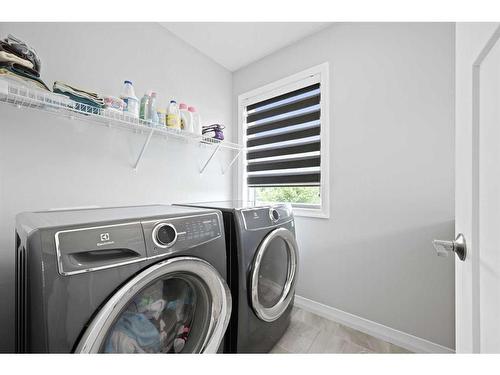 4 Mahogany Park Se, Calgary, AB - Indoor Photo Showing Laundry Room