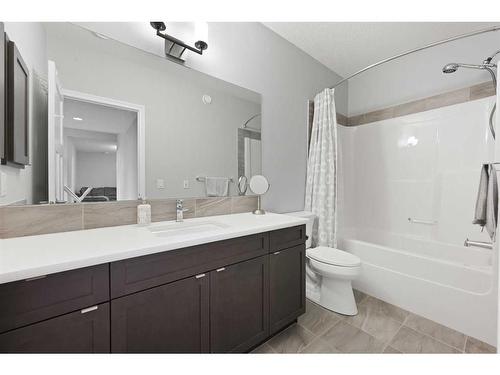 4 Mahogany Park Se, Calgary, AB - Indoor Photo Showing Bathroom