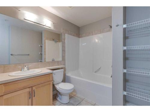 317-60 Royal Oak Plaza Nw, Calgary, AB - Indoor Photo Showing Bathroom