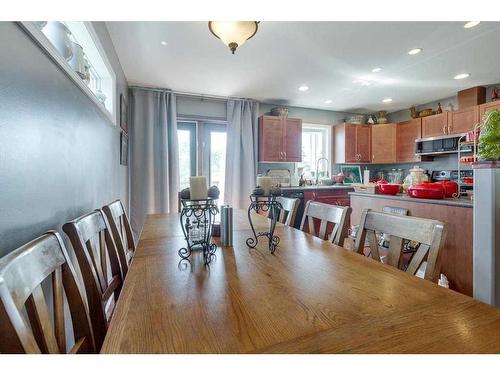 429 6Th Avenue, Elnora, AB - Indoor Photo Showing Dining Room