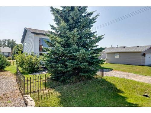 429 6Th Avenue, Elnora, AB - Outdoor