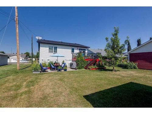 429 6Th Avenue, Elnora, AB - Outdoor With Exterior