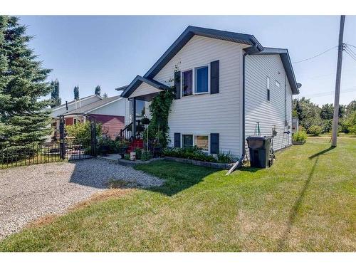 429 6Th Avenue, Elnora, AB - Outdoor