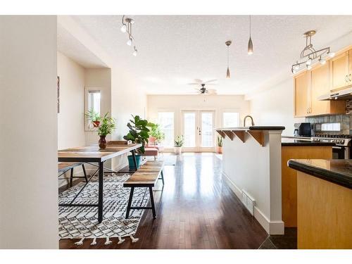 1203 18 Avenue Nw, Calgary, AB - Indoor Photo Showing Kitchen