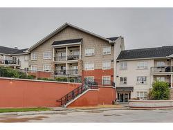 525-26 Val Gardena View SW Calgary, AB T3H 5Z5