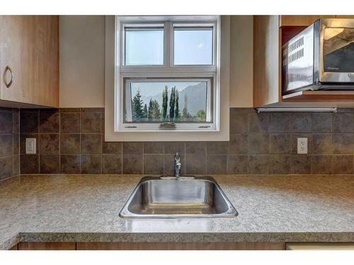 304-201 Muskrat Street, Banff, AB - Indoor Photo Showing Kitchen