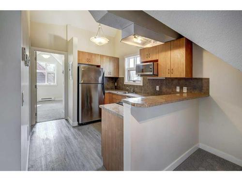 304-201 Muskrat Street, Banff, AB - Indoor Photo Showing Kitchen