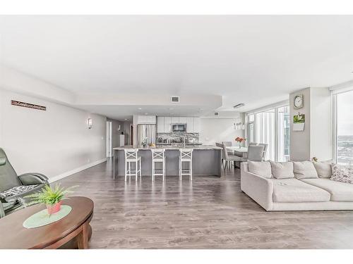 3104-510 6 Avenue Se, Calgary, AB - Indoor Photo Showing Living Room