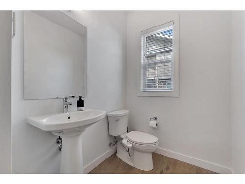 404-669 Savanna Boulevard Ne, Calgary, AB - Indoor Photo Showing Bathroom