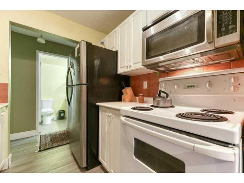 419-30 Mchugh Court Ne, Calgary, AB - Indoor Photo Showing Kitchen